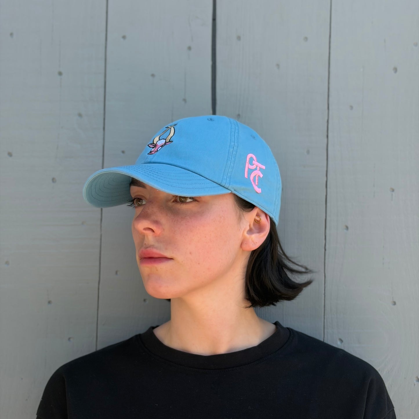 casquette bleue ciel