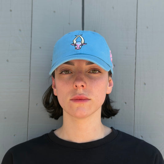 casquette bleue ciel